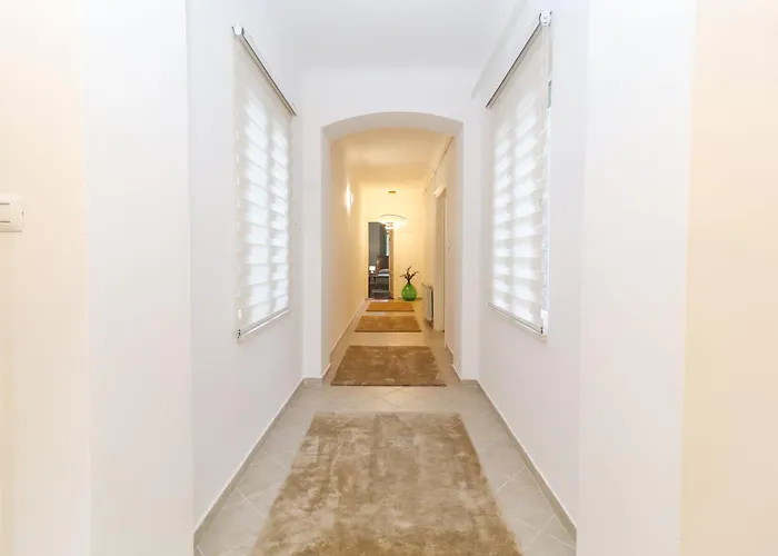 Luxury Center Apartment *
