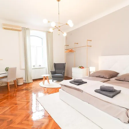 Apartament Luxury Center