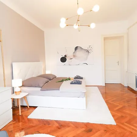 Luxury Center Apartament