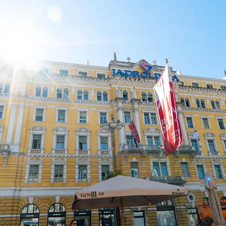 Luxury Center